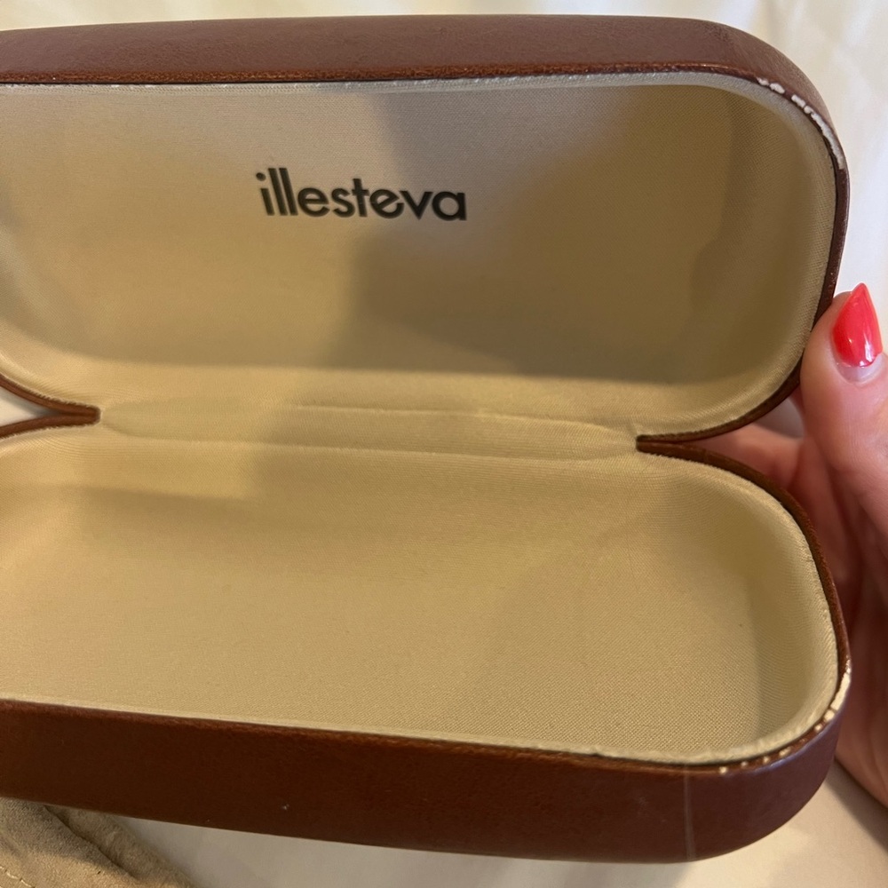 Illesteva Leonard Sunglasses - Picture 8 of 10